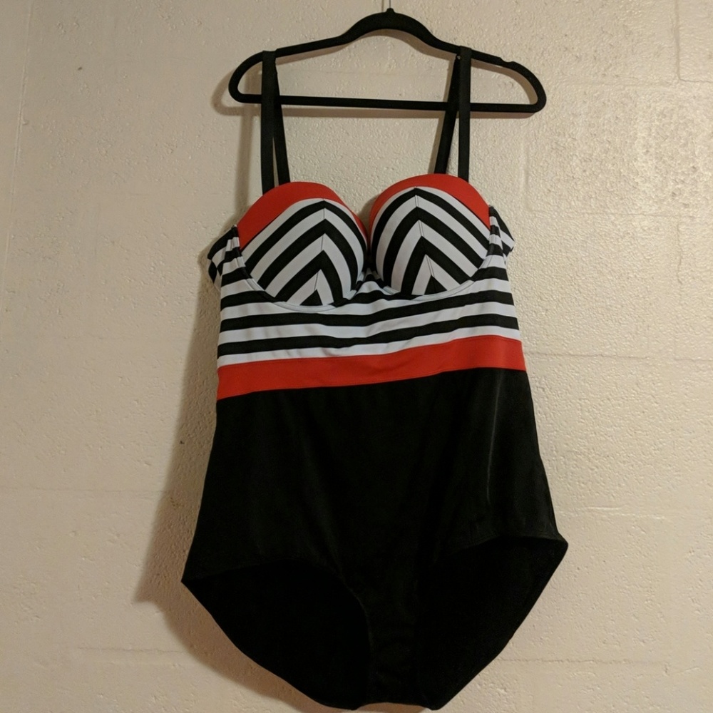 Torrid one piece bathingsuit